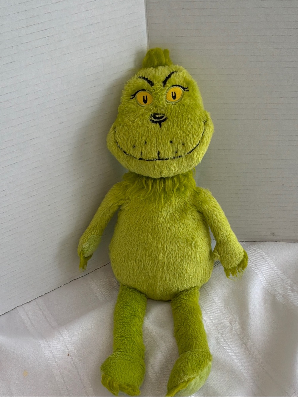 Kohl's Bright Green Plush Character Stuffed Toy Dr. Seuss Mr Grinch